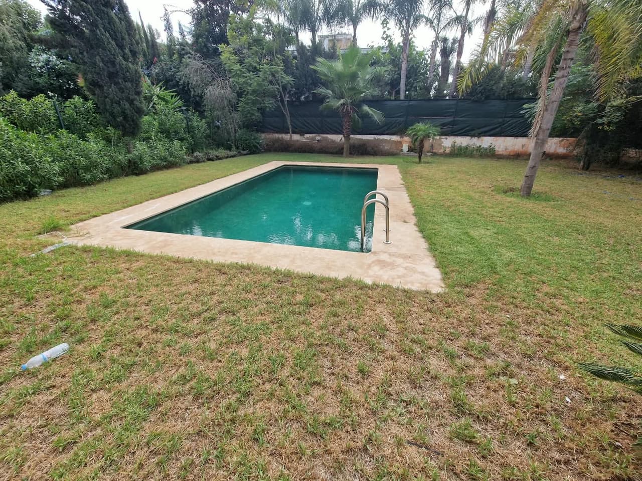 Bouskoura RDJ en location meublé piscine Privative palmeraie 3CH