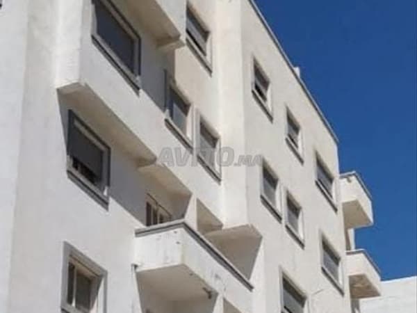 عمارة سكنية قيد الإنشاء للبيع بتطوان