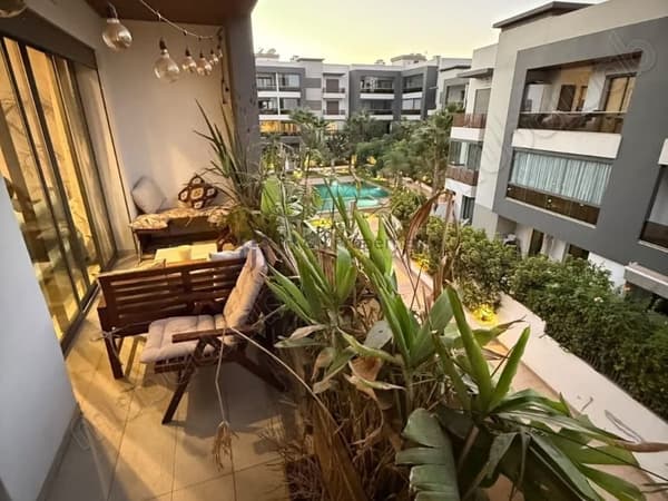 Empty 3-bedroom apartment in a beautiful residence