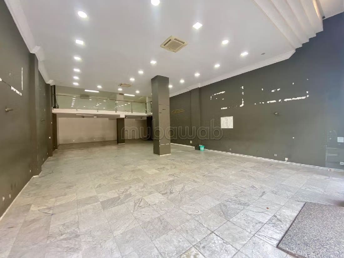 Gewerbelokal 305m² Bd Biiranzarane Racine