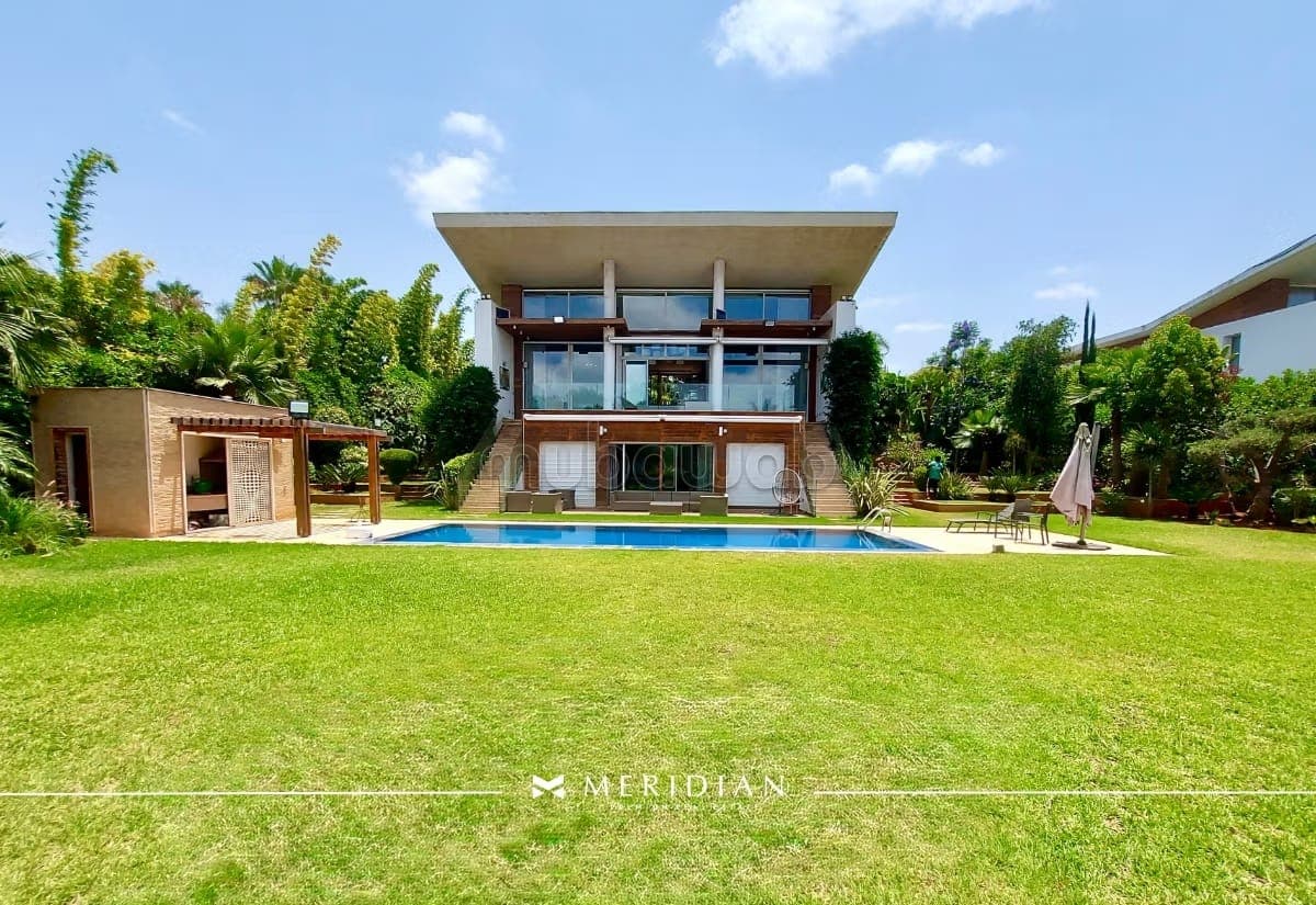 Exceptional Villa Sale on 1798m² in Bouskoura