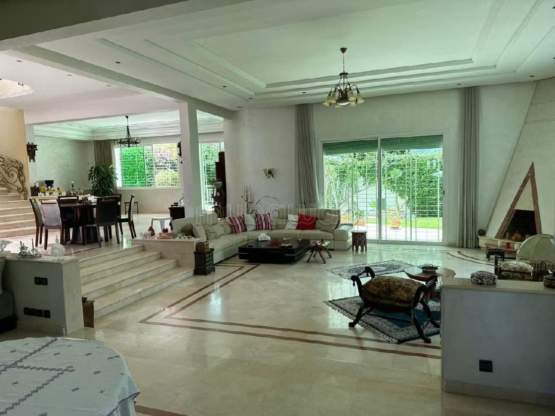 For sale very beautiful villa 526m2 in Mandarona Zenith