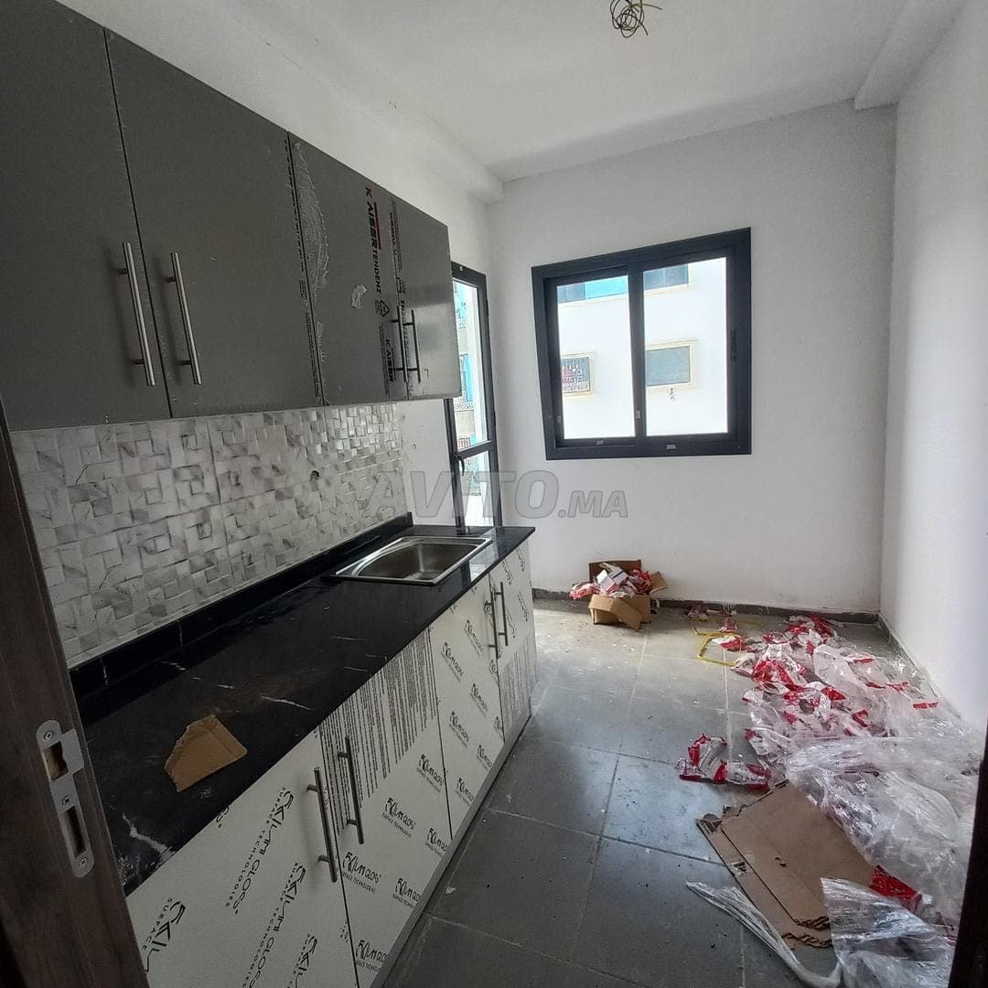 Apartamento nuevo con ascensor y balcón con vistas a la calle