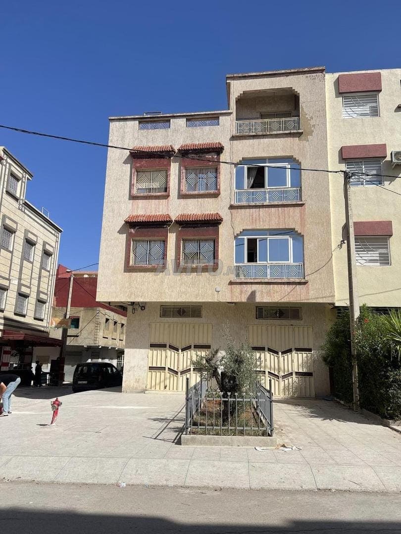 Maison R2 commerciale 2 façades bien située