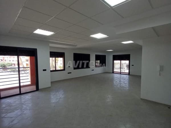 Bureau de 81 m² à Hay al Andalous