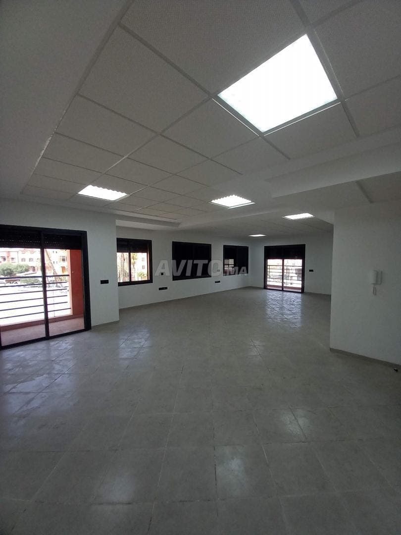 Bureau de 81 m² à Hay al Andalous