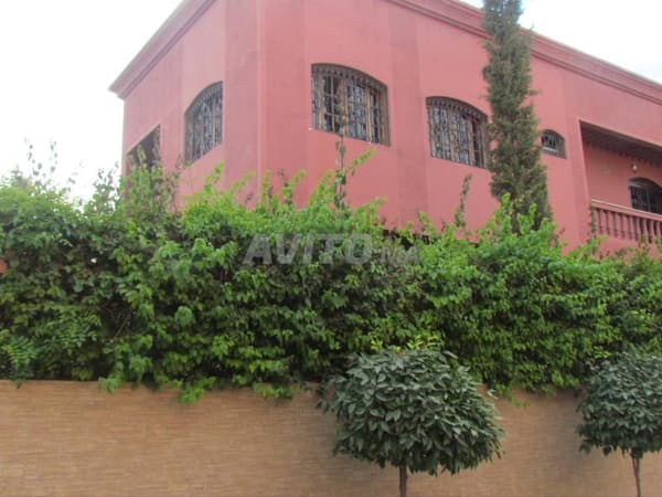 Villa derrière l'Université Kadi Ayyad