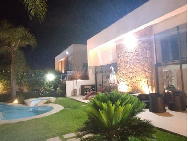 Villa à louer avec piscine à Skhirat