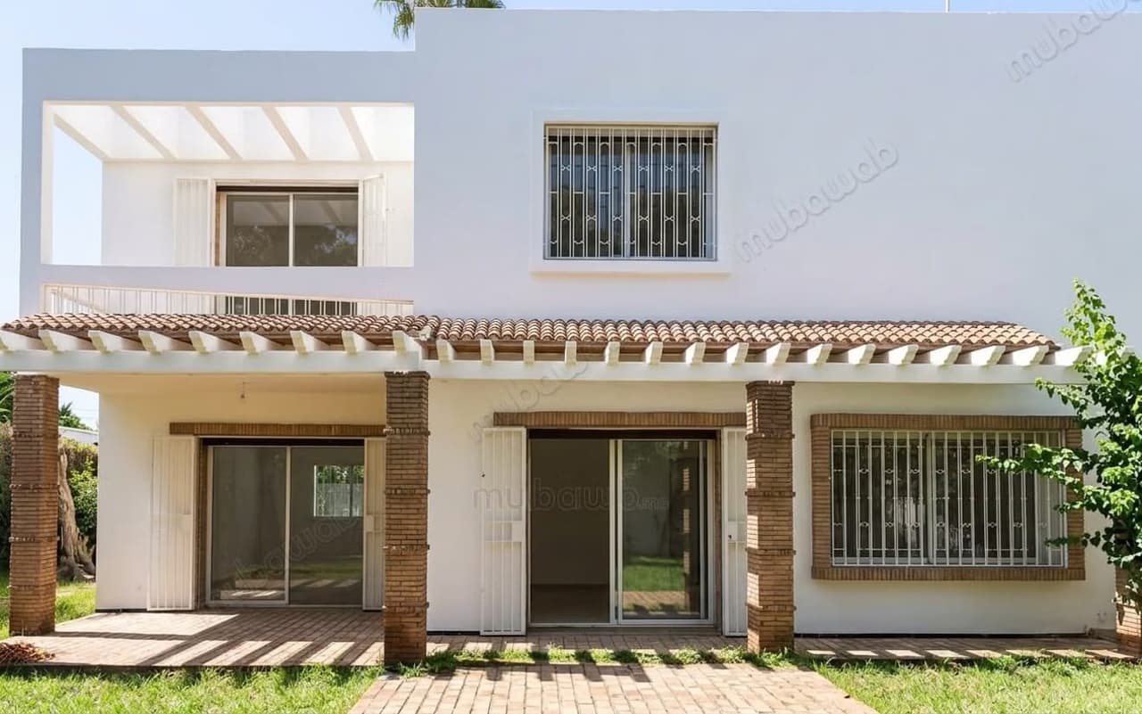 Villa à louer à Souissi, Rabat– 765 m²