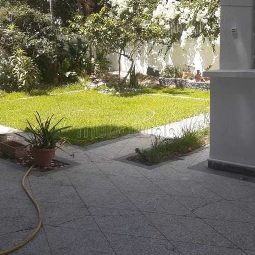 Villa à Vendre de 341.0 m² à Rabat, Haut Agdal