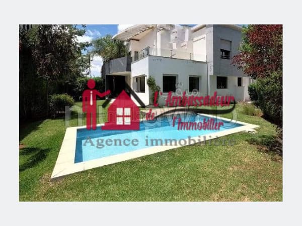 Villa de 1055 m2 TRES BONNE AFFAIRE