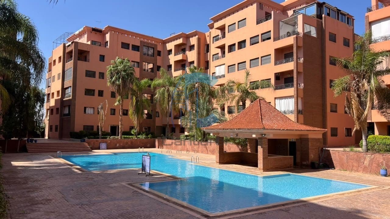 2-BEDROOM APARTMENT ON THE TOP FLOOR WITH 3 TERRACES AND COMMUNAL POOL - HIVERNAGE