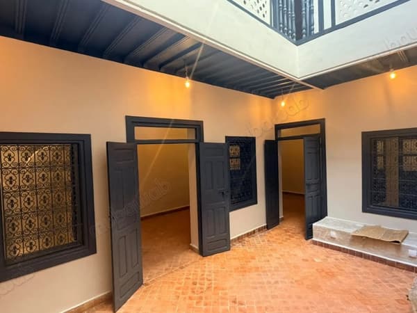 Riad entièrement rénové à vendre – 4 chambres, bassin et terrasse – Riad Laarouss…