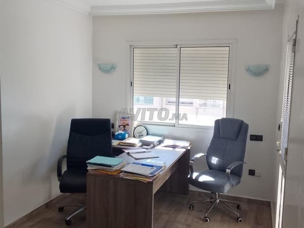 Bureau 100m2 à côté de Casavoyageur et Yasir