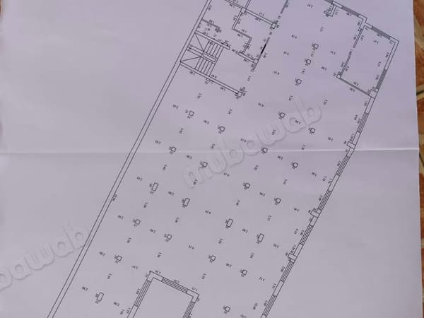 Locale/piano per magazzino. Superficie 700 m²