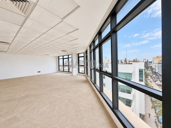 PLATEAU DE BUREAU BRUT 80M QUARTIER LES PRINCESSES