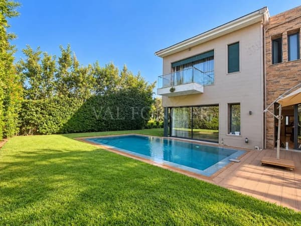 Vente villa moderne 4 suites avec piscine Bouskoura, Casablanca