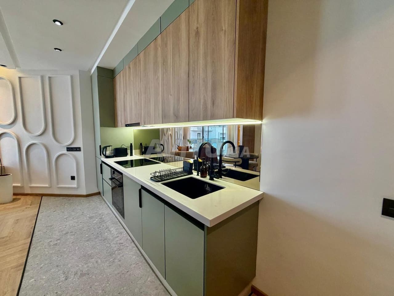 Gemeubileerd studio te huur in CFC