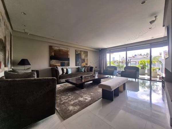 Exceptional 258 m2 apartment, Triangle d'Or