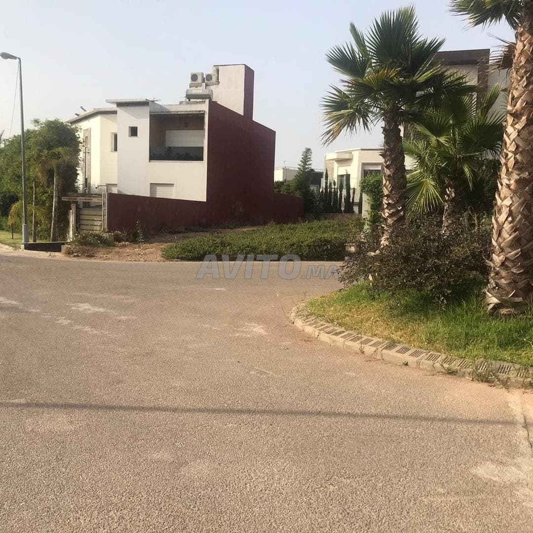 Terrain à bâtir pour villa Almaz près de Parc Mall Sela