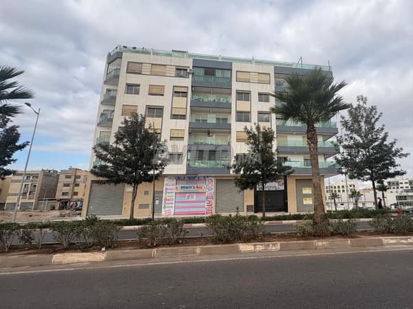 محل تجاري مرخص لمطعم وجبات خفيفة