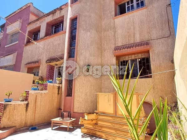 Villa à vendre 245 m², 6 chambres Bni Yakhlef Mohammedia