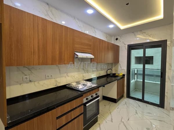 Titled apartments with support