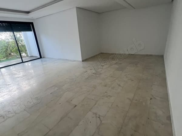 Superbe appartement à louer à Dar Bouazza. Superficie 114 m². Avec ascenseur et terrasse
