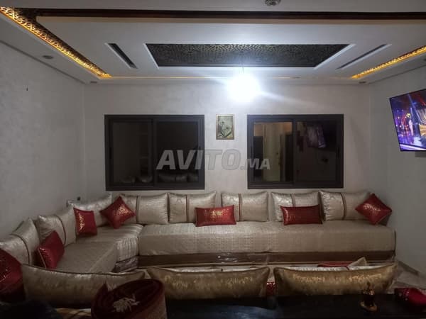 Empty apartment 100m double façade for rent