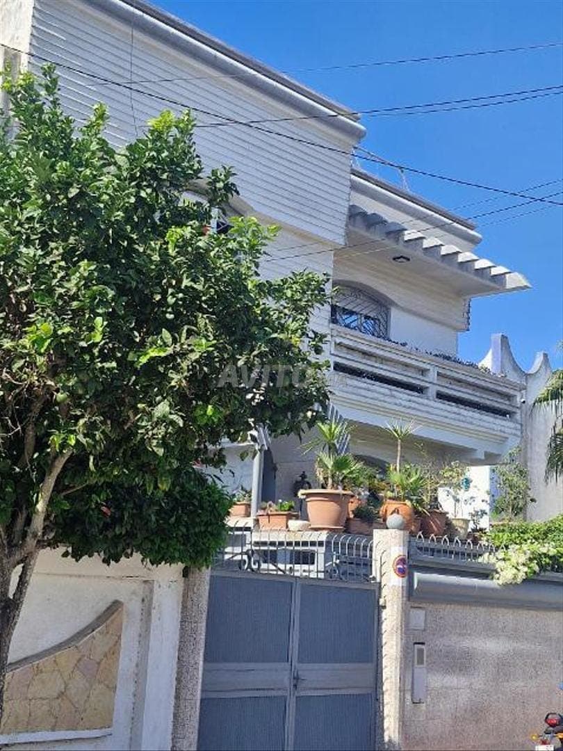 Magnifique villa 3 façades située au plateau