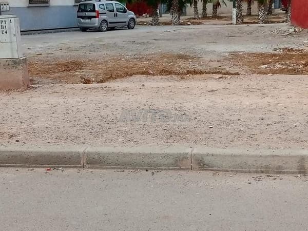 قطعة أرض تجارية للبيع