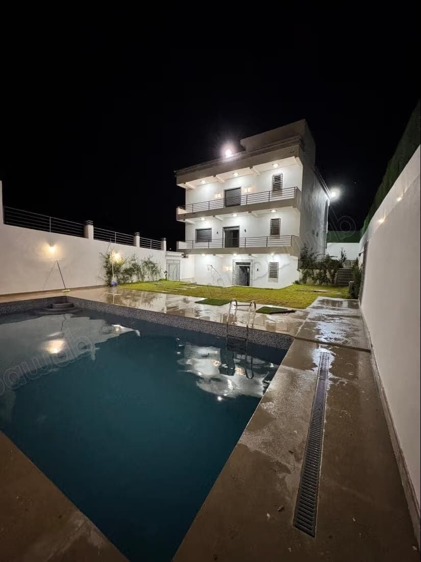 Urgent: Villa à vendre Diki 695m2