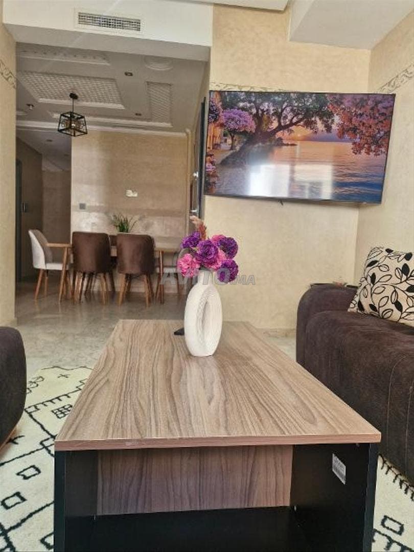 Furnished apartment on avenue Biranzarane and Label Vie