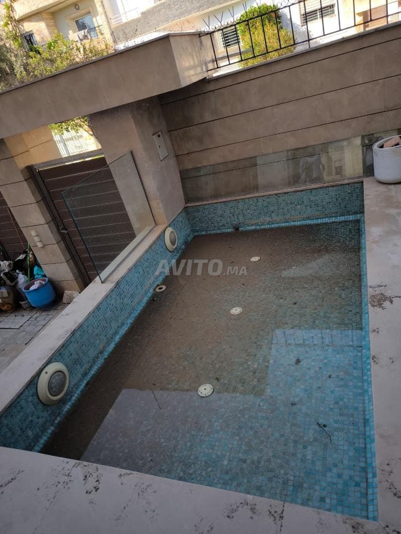 Villa for sale with swimming pool
