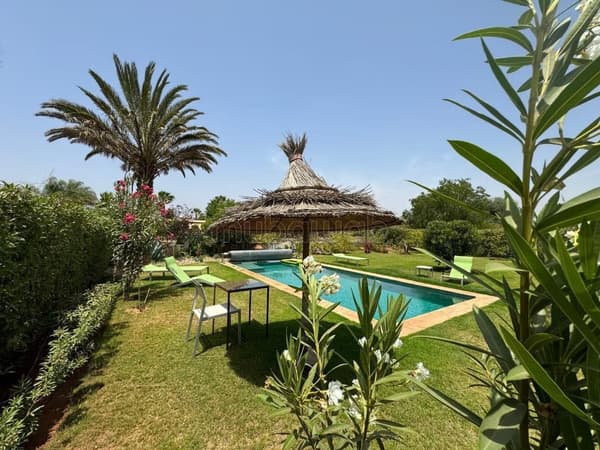 Villa avec piscine et Jardin