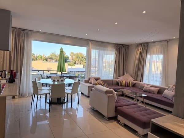 Zeer mooi appartement met zeezicht