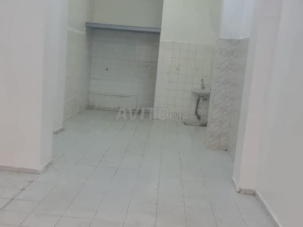 محل تجاري 37 م² للإيجار عين برجة