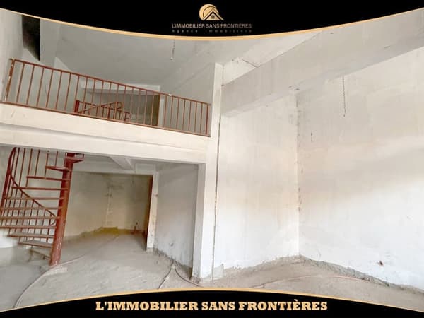 Shop in El Azzouzia, 18 m² Mezzanine + 66 m², Marrakech: for sale