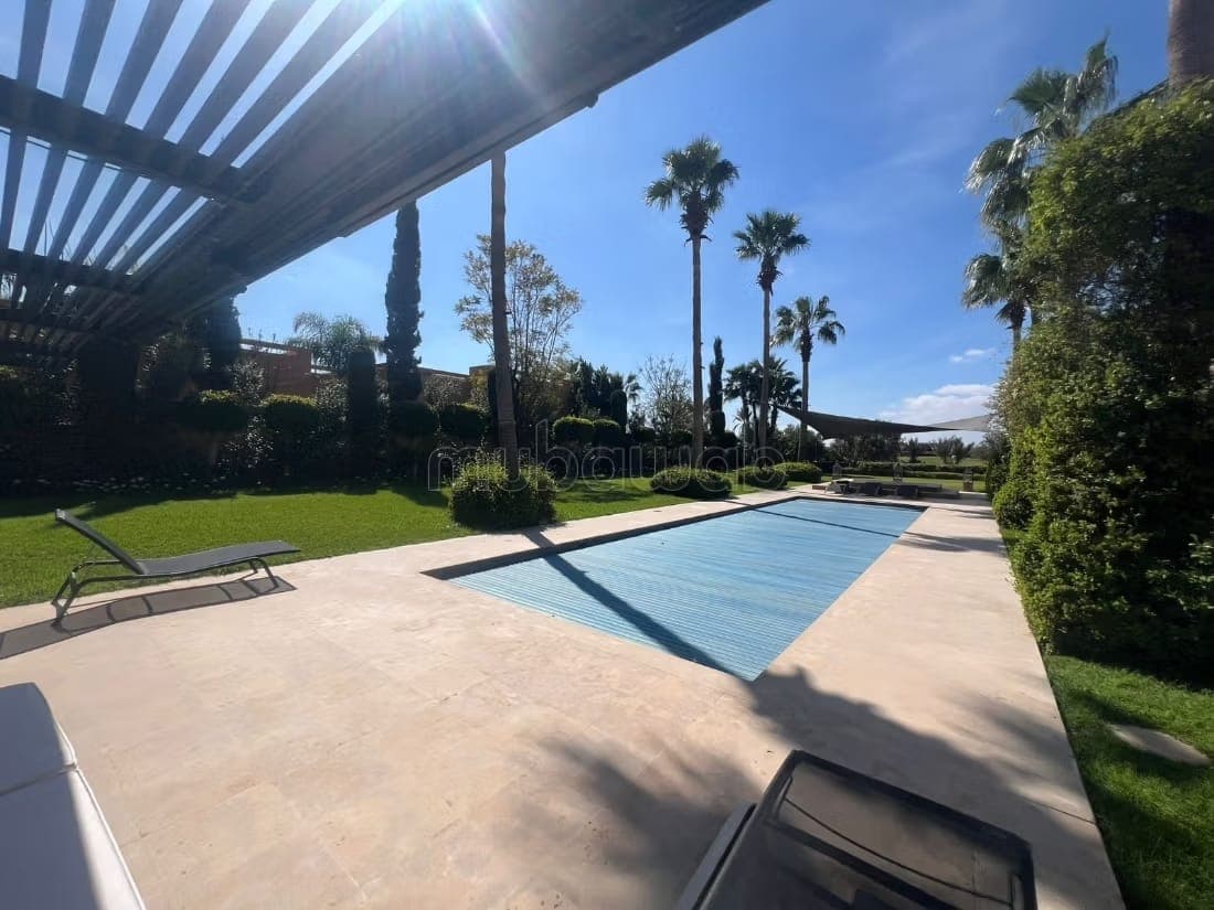 Prachtige villa te koop aan Route de Fez. Oppervlakte 2271 m². Gemeubileerd