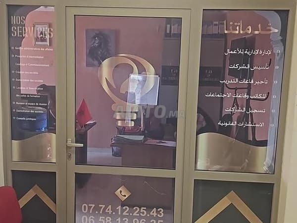 Location bureau équipé pour le travail, adresse professionnelle et services d'assistance