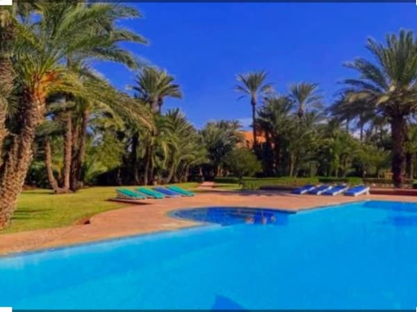Appartement à vendre sur la route de Casablanca. Superficie totale 126 m². Meublé