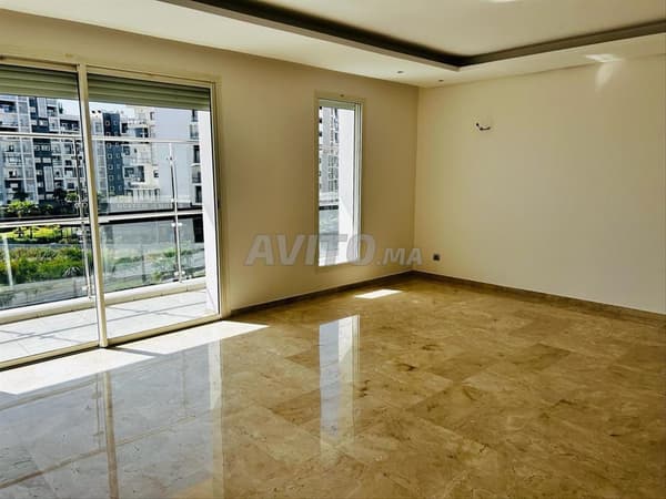 Appartement vide à louer longue durée 170 m² à Hay Riad