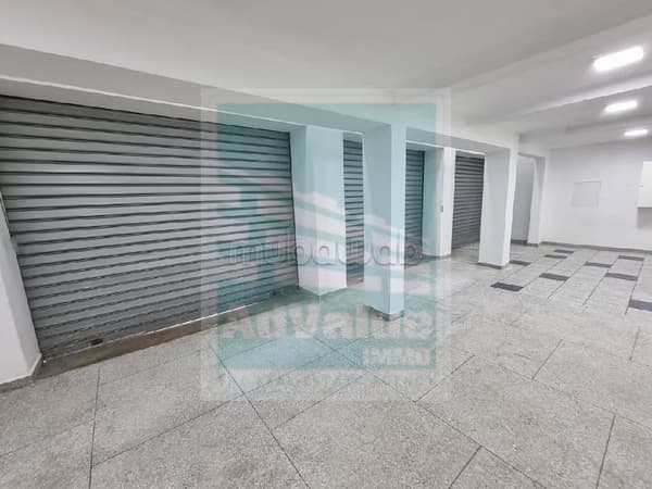 DL. 594: Handelsruimte van 1190 m², Hay Hassani