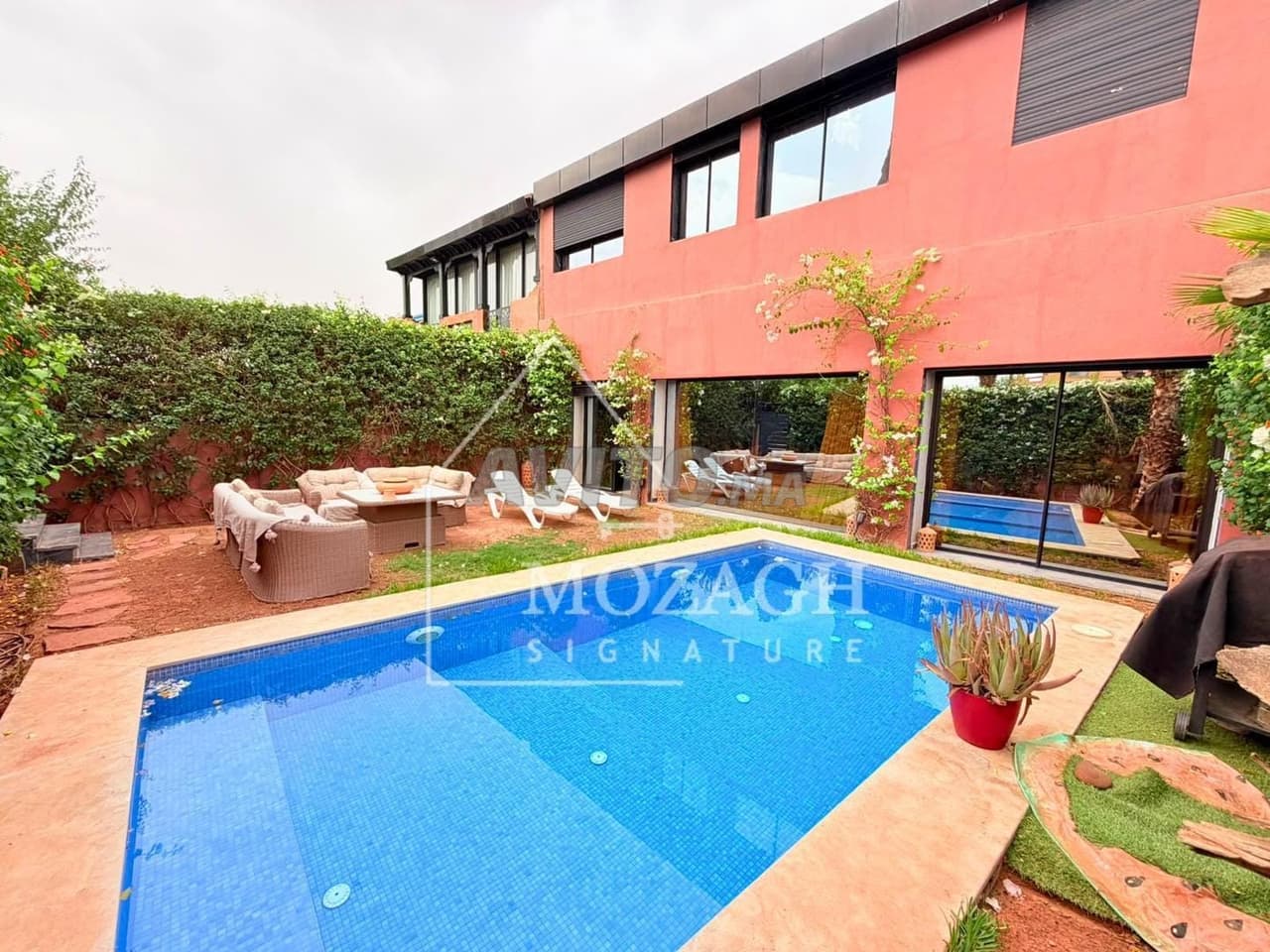 Magnificent villa 4 bedrooms private pool on residence