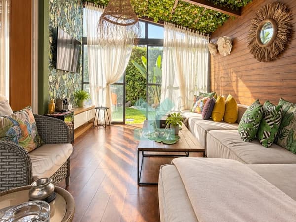 Superbe rez de jardin entièrement rénové