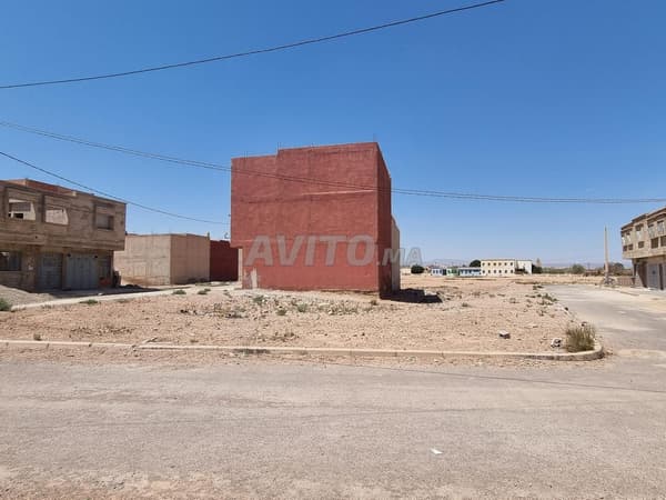 Terreno di 106 m² con 2 facciate – طريق مرجان