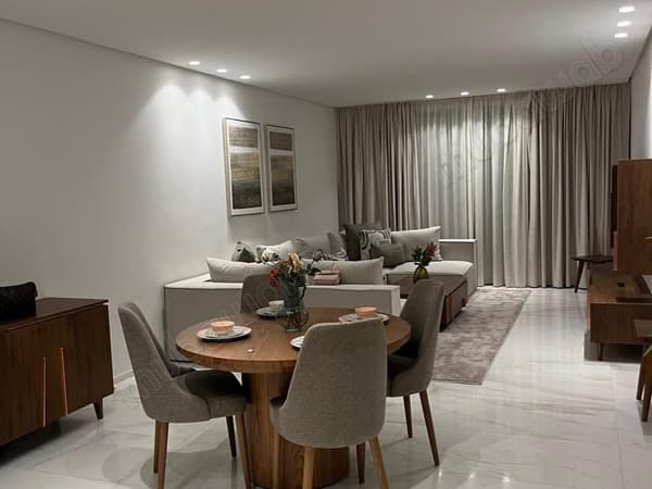 Bel appartement en location à Sania. Surface de 170 m². Bien meublé