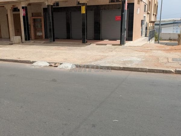 Commercial shop for sale
