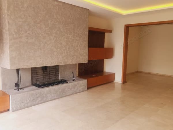 Contemporary villa for rent in Cil