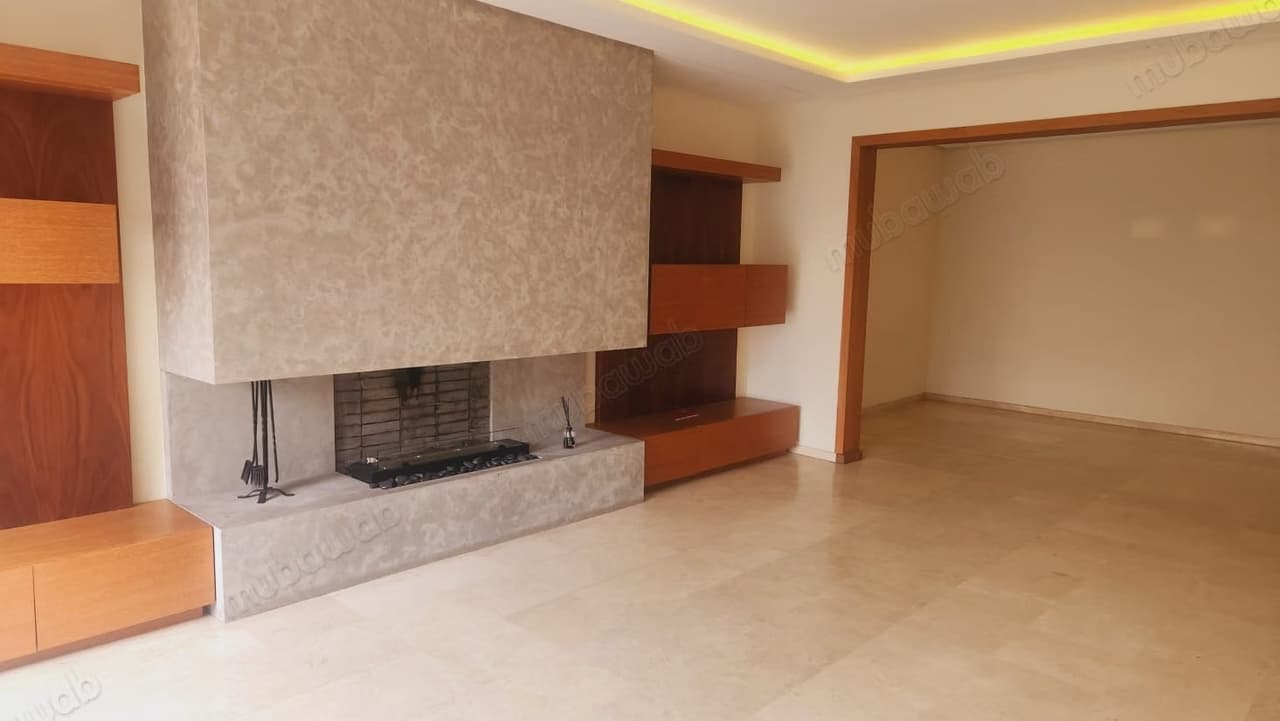 Contemporary villa for rent in Cil